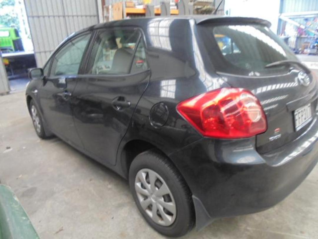 Photo '4' of Toyota Corolla GX Photo '4' of Toyota Corolla GX