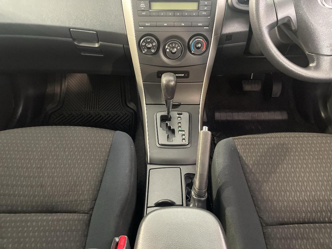 Photo '18' of Toyota Corolla