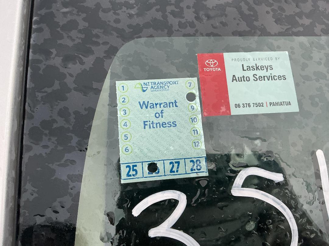 Photo '18' of Toyota Corolla GX Photo '18' of Toyota Corolla GX