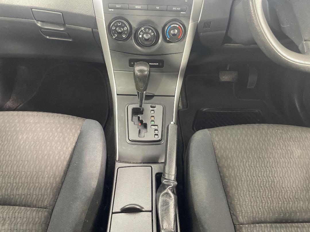 Photo '18' of Toyota Corolla