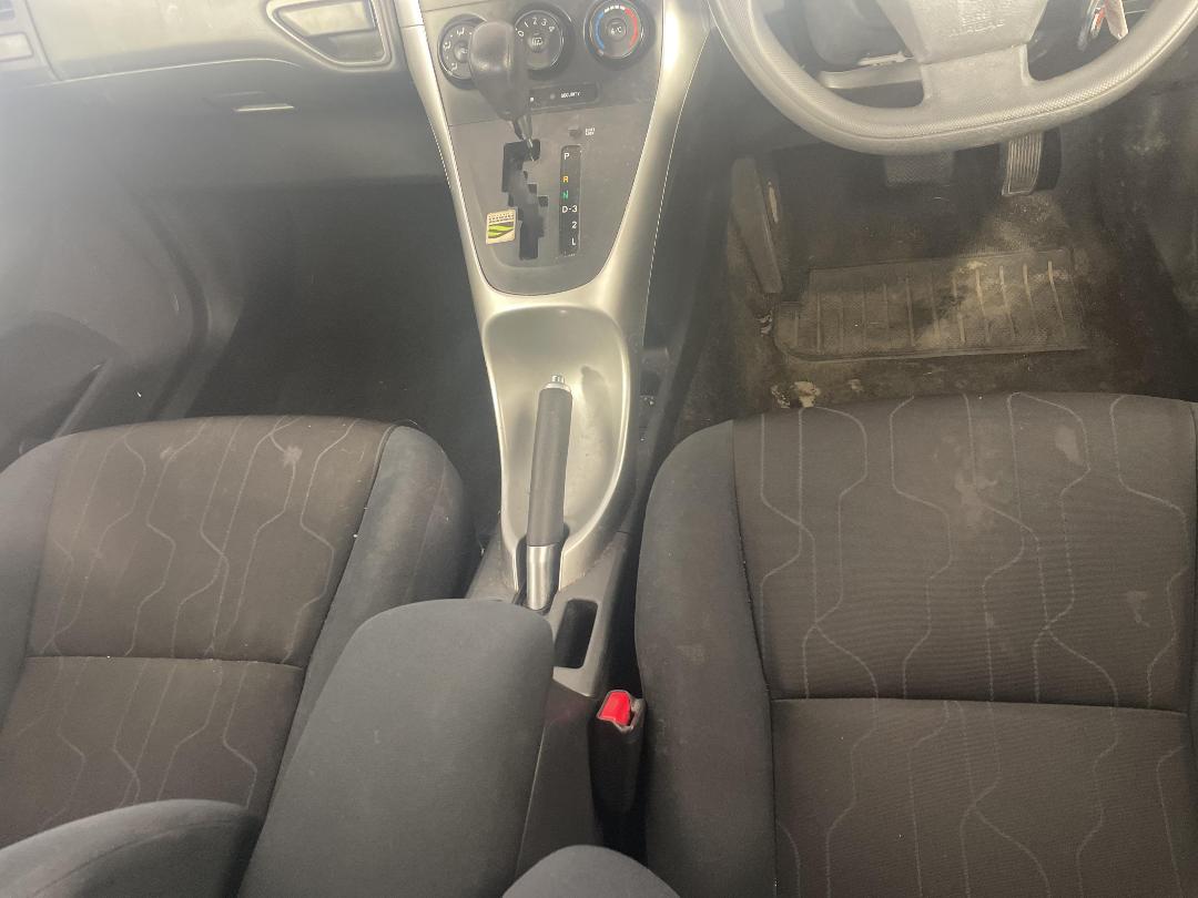 Photo '16' of Toyota Corolla GX Photo '16' of Toyota Corolla GX