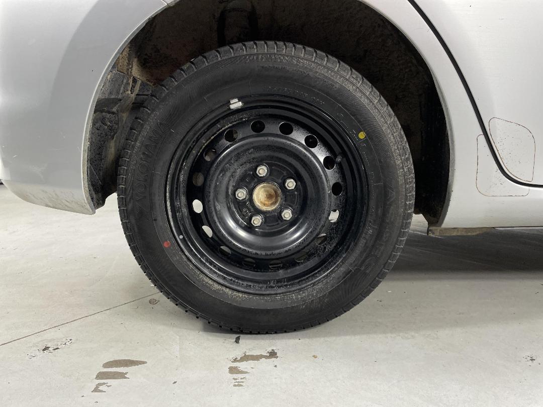 Photo '12' of Toyota Corolla Photo '12' of Toyota Corolla