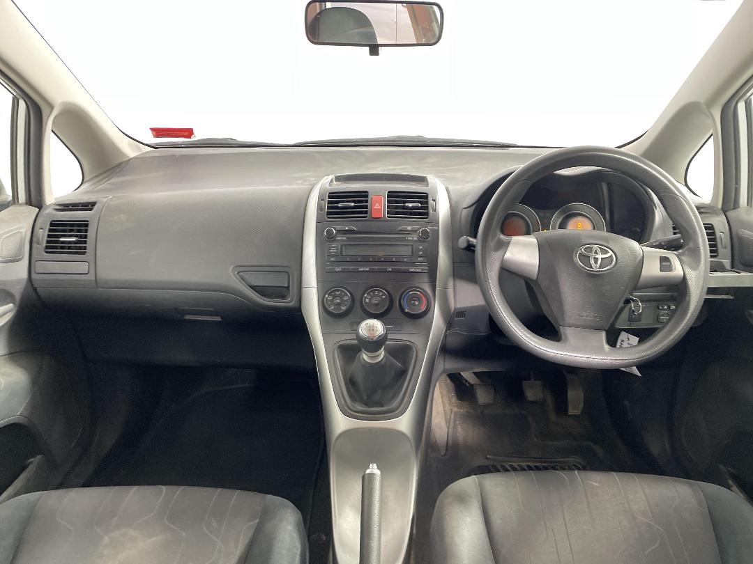 Photo '17' of Toyota Corolla Photo '17' of Toyota Corolla