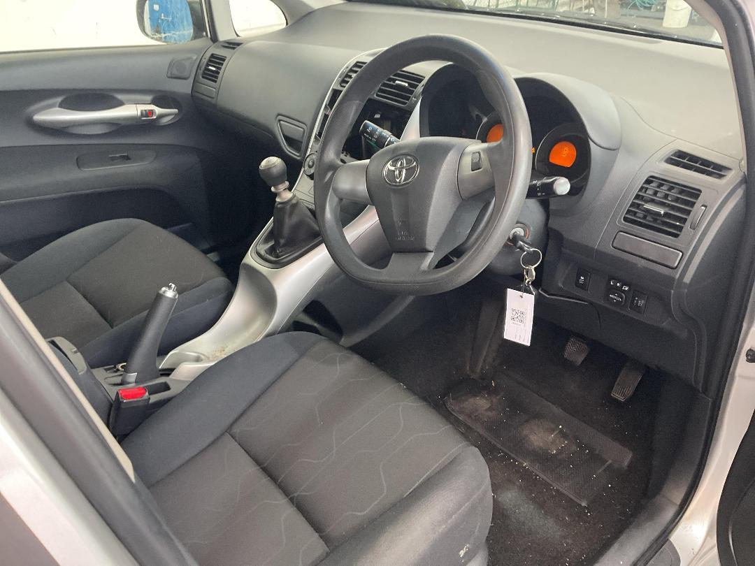 Photo '10' of Toyota Corolla GX