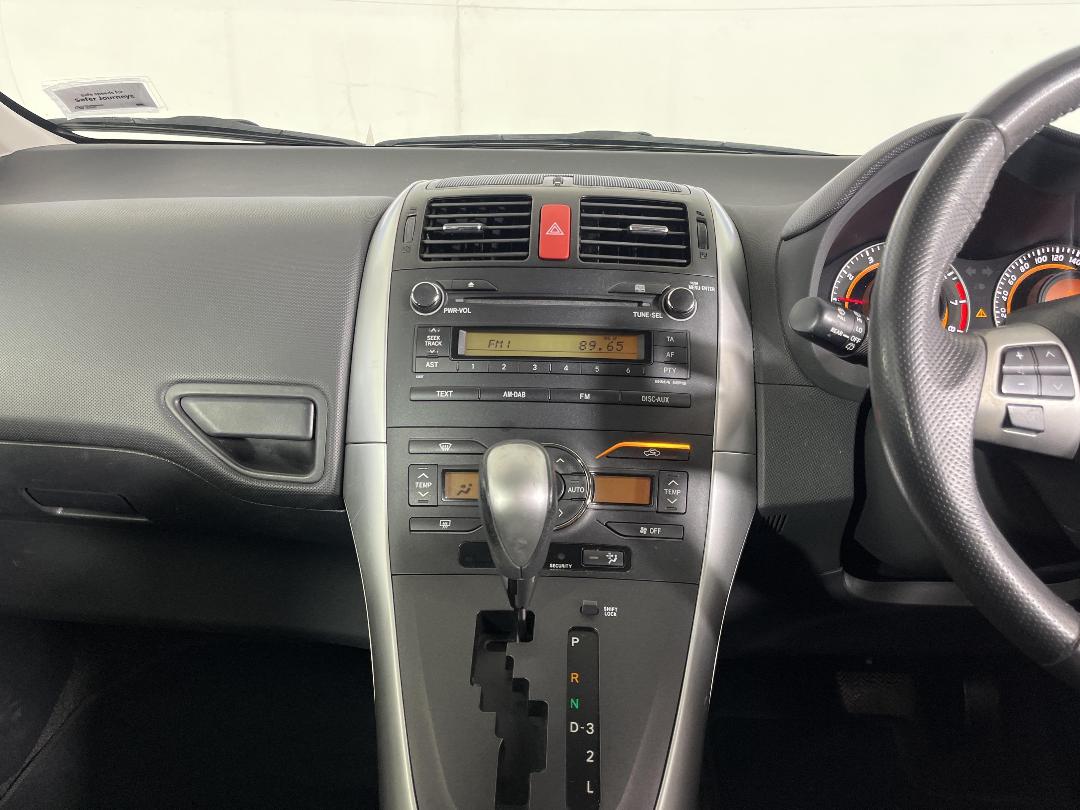 Photo '18' of Toyota Corolla Photo '18' of Toyota Corolla