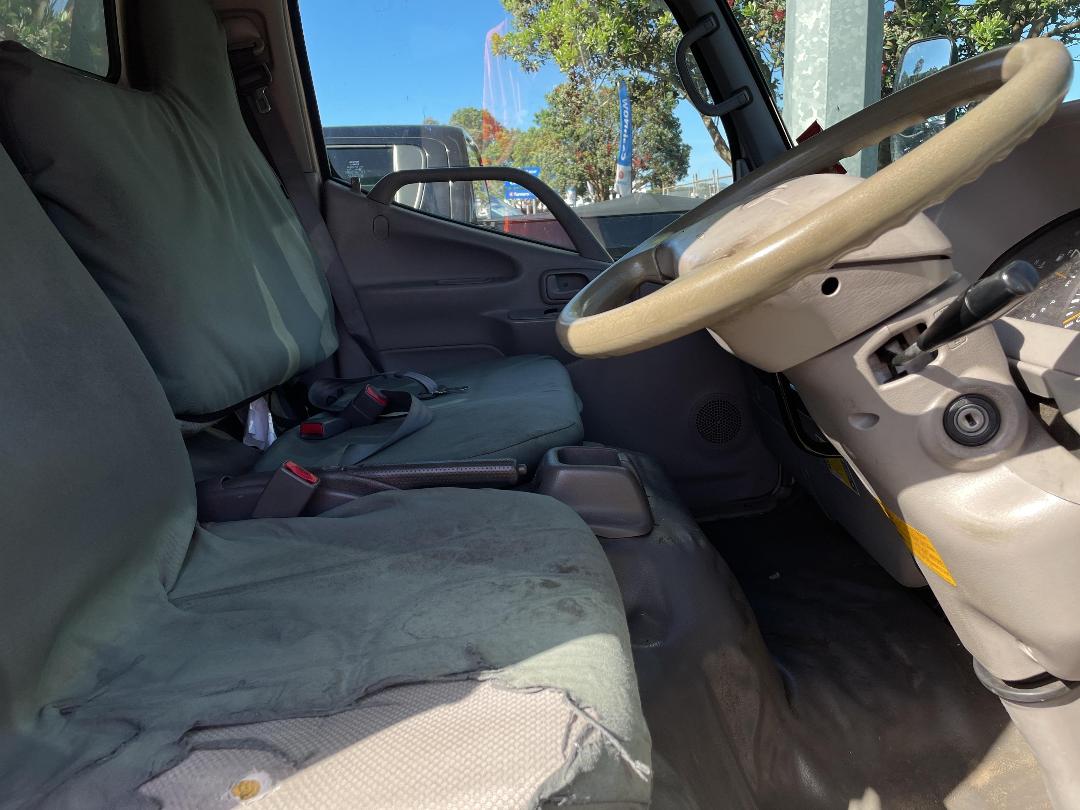 Photo '11' of Toyota Dyna XZU308 Box Body