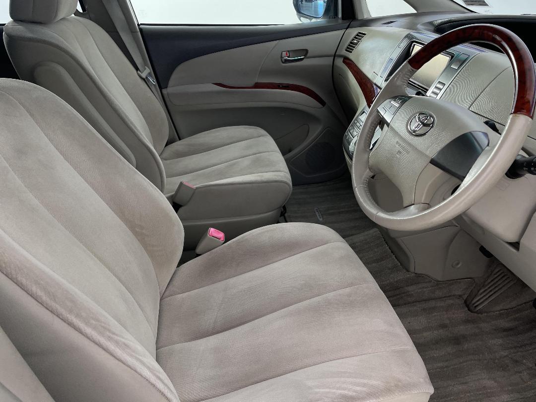 Photo '16' of Toyota Estima Photo '16' of Toyota Estima