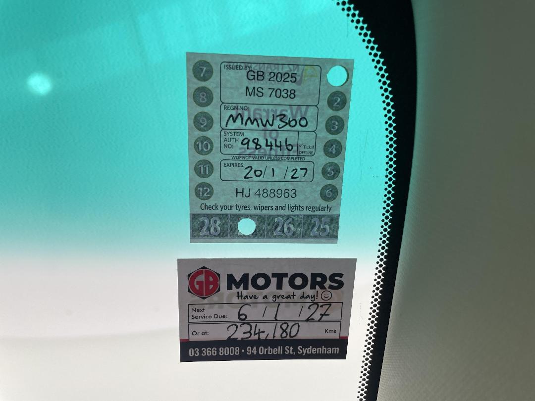 Photo '26' of Toyota Estima Photo '26' of Toyota Estima