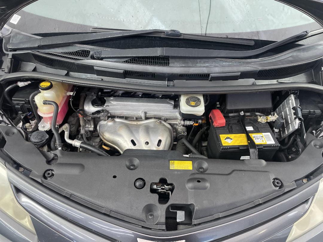 Photo '13' of Toyota Estima