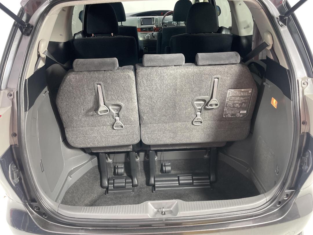 Photo '14' of Toyota Estima