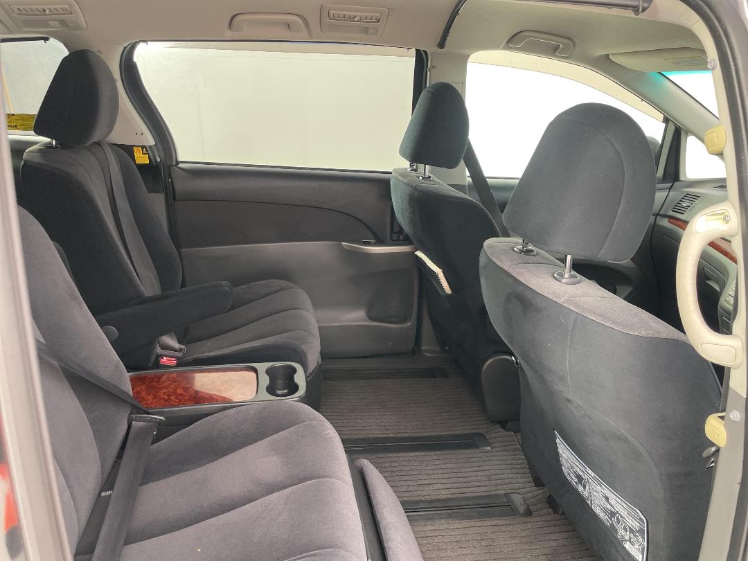 Photo '19' of Toyota Estima