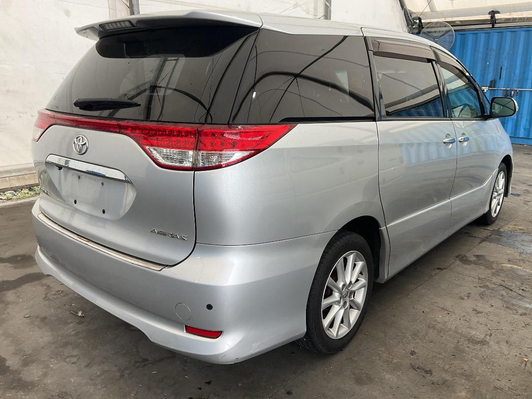 Photo '5' of Toyota Estima Photo '5' of Toyota Estima