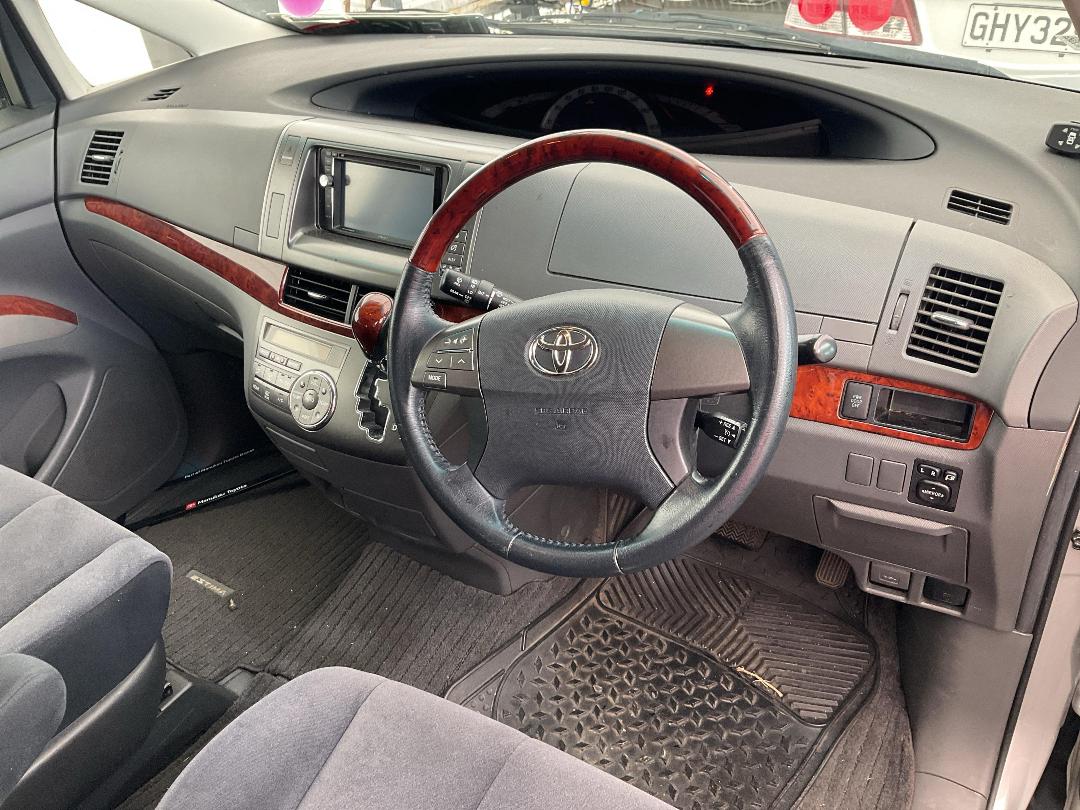 Photo '25' of Toyota Estima Photo '25' of Toyota Estima