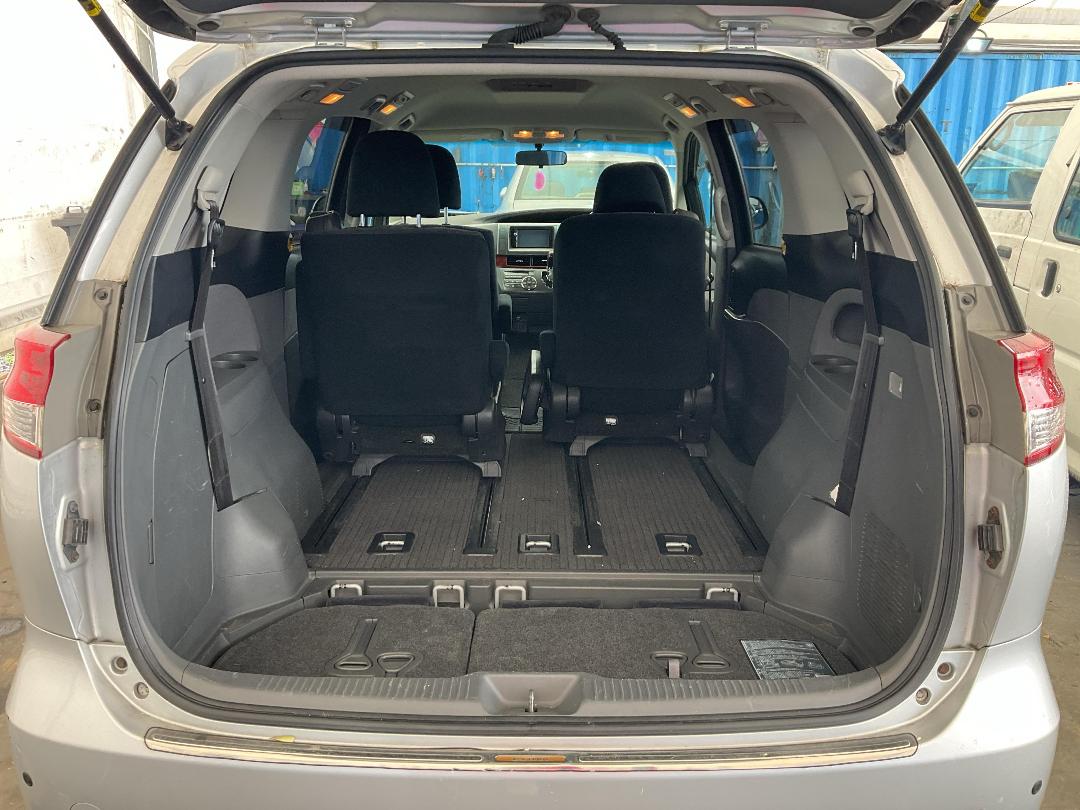 Photo '31' of Toyota Estima Photo '31' of Toyota Estima