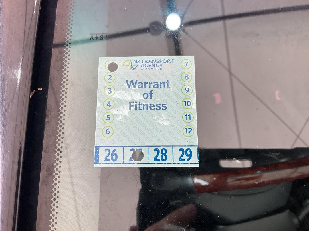 Photo '36' of Toyota Estima Photo '36' of Toyota Estima