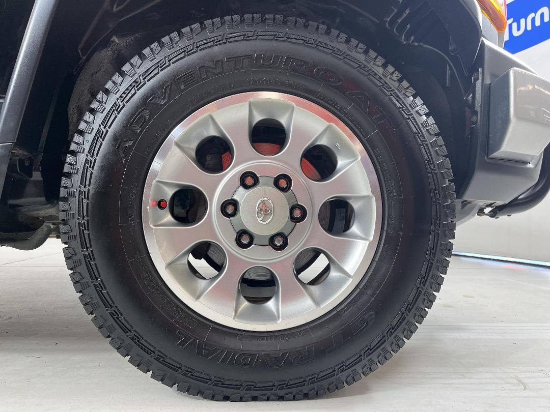 Photo '9' of Toyota FJ Cruiser Photo '9' of Toyota FJ Cruiser