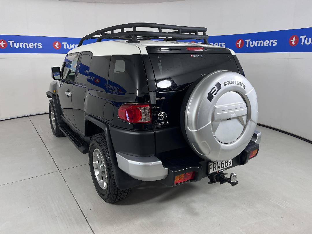 Photo '5' of Toyota FJ Cruiser Photo '5' of Toyota FJ Cruiser