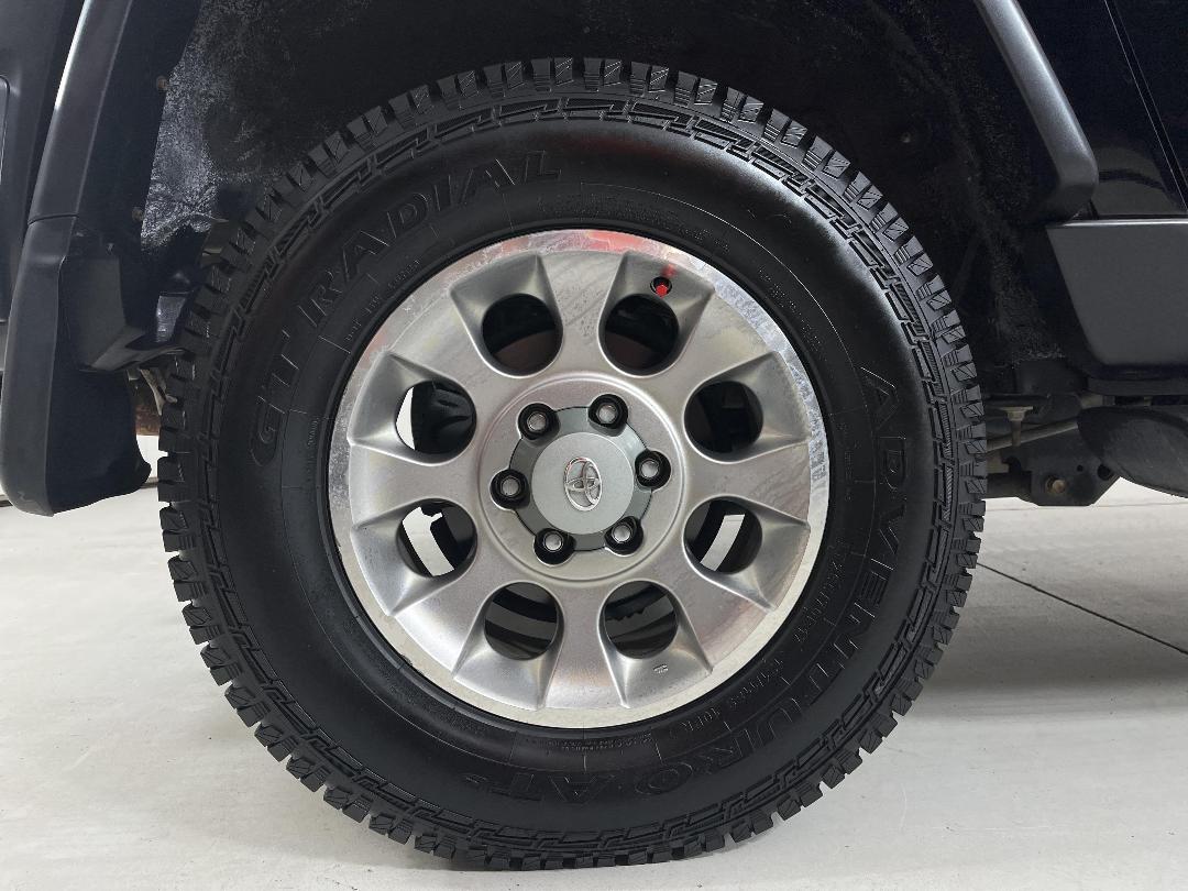 Photo '12' of Toyota FJ Cruiser Photo '12' of Toyota FJ Cruiser