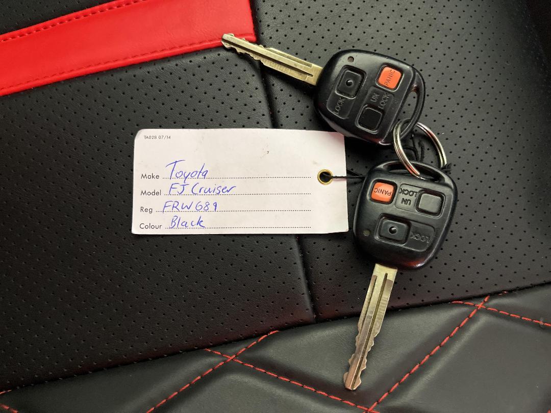 Photo '21' of Toyota FJ Cruiser Photo '21' of Toyota FJ Cruiser