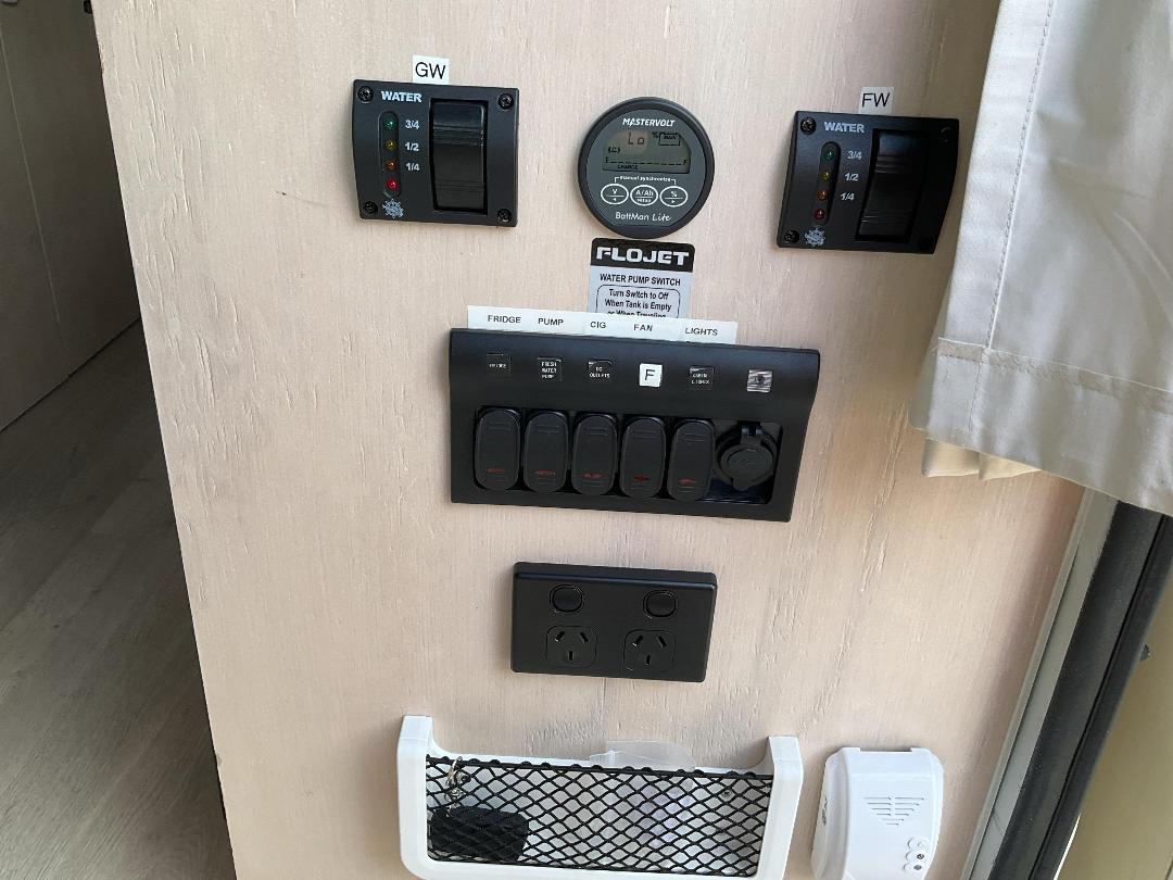 Photo '23' of Toyota Hiace Motorhome Photo '23' of Toyota Hiace Motorhome