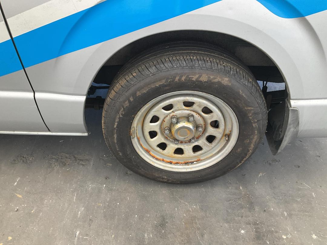 Photo '13' of Toyota Hiace