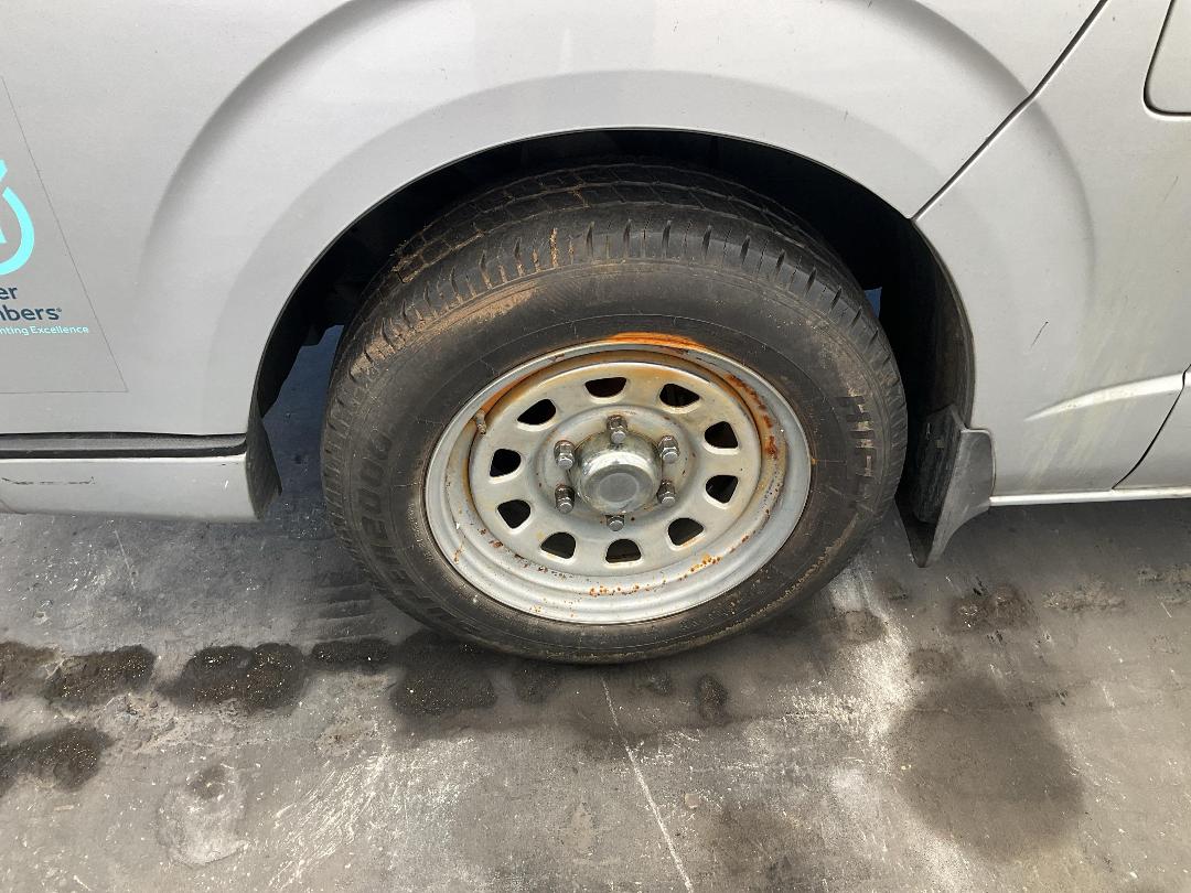 Photo '12' of Toyota Hiace