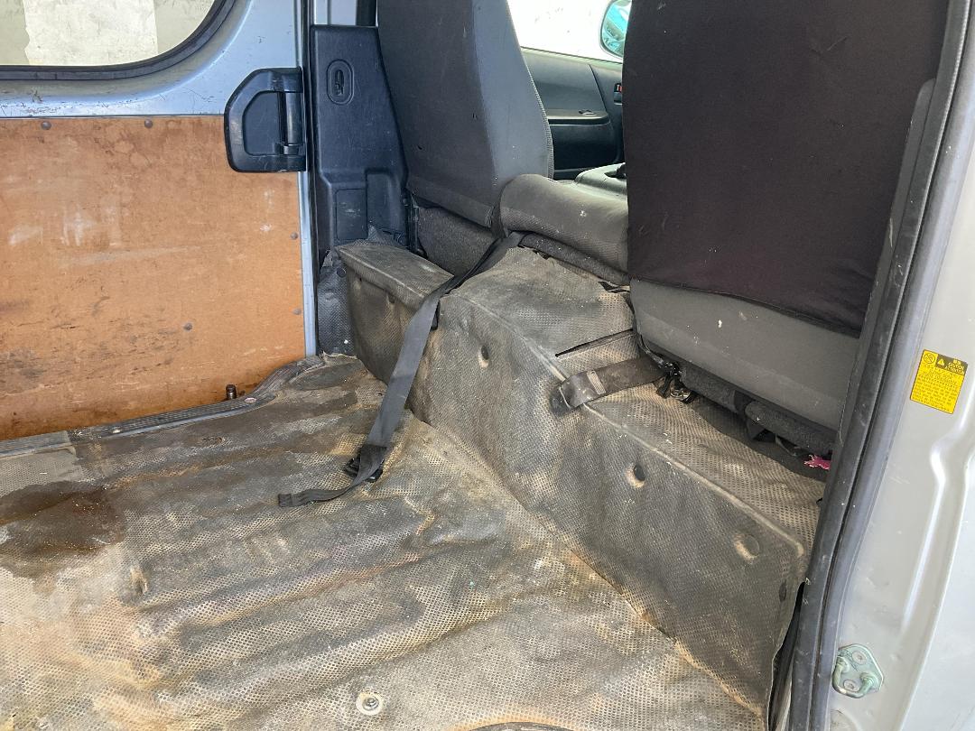 Photo '16' of Toyota Hiace