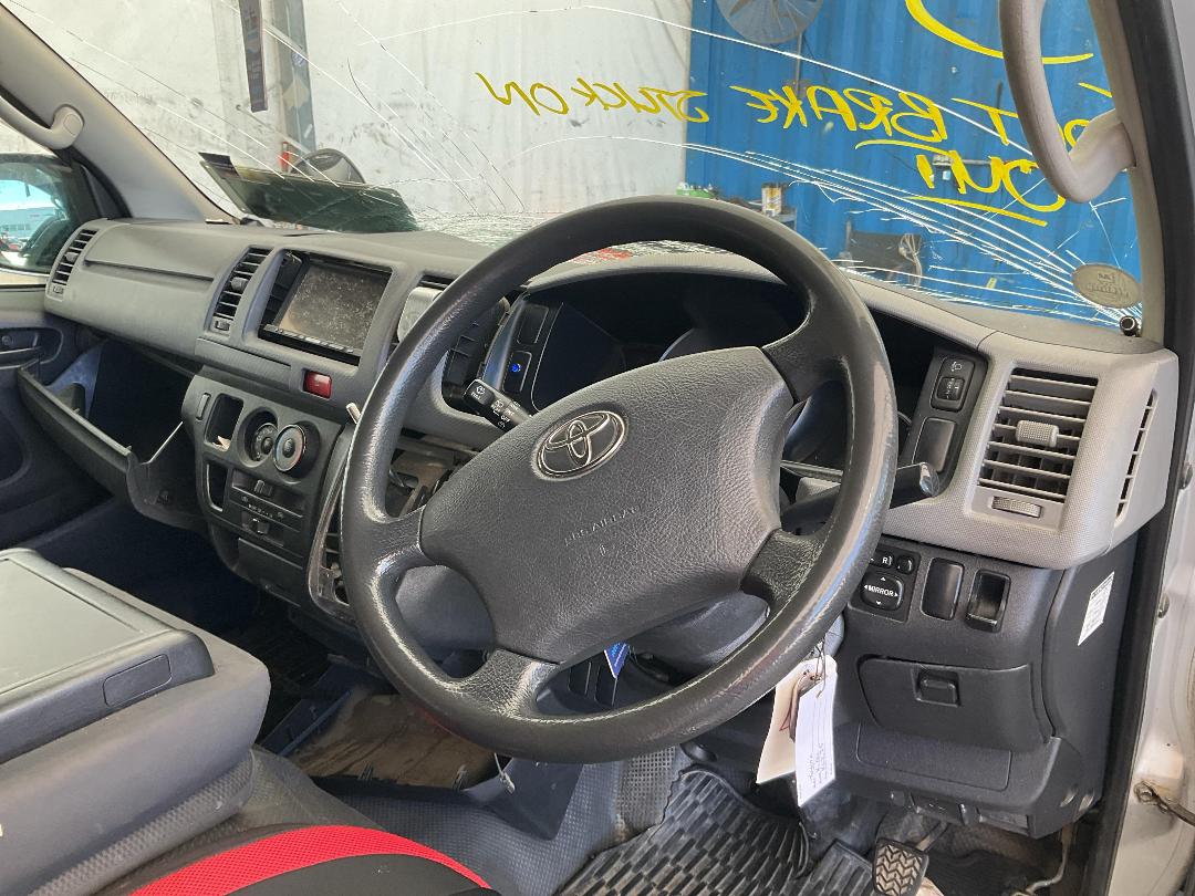 Photo '18' of Toyota Hiace