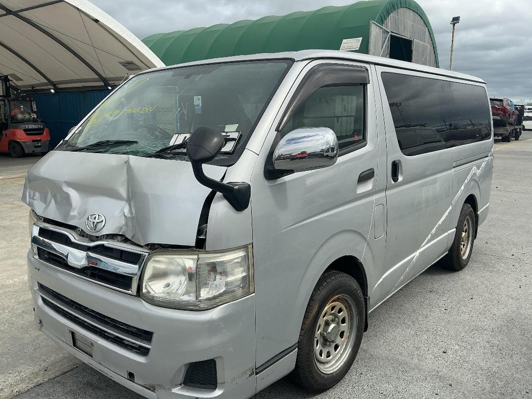 Photo '4' of Toyota Hiace