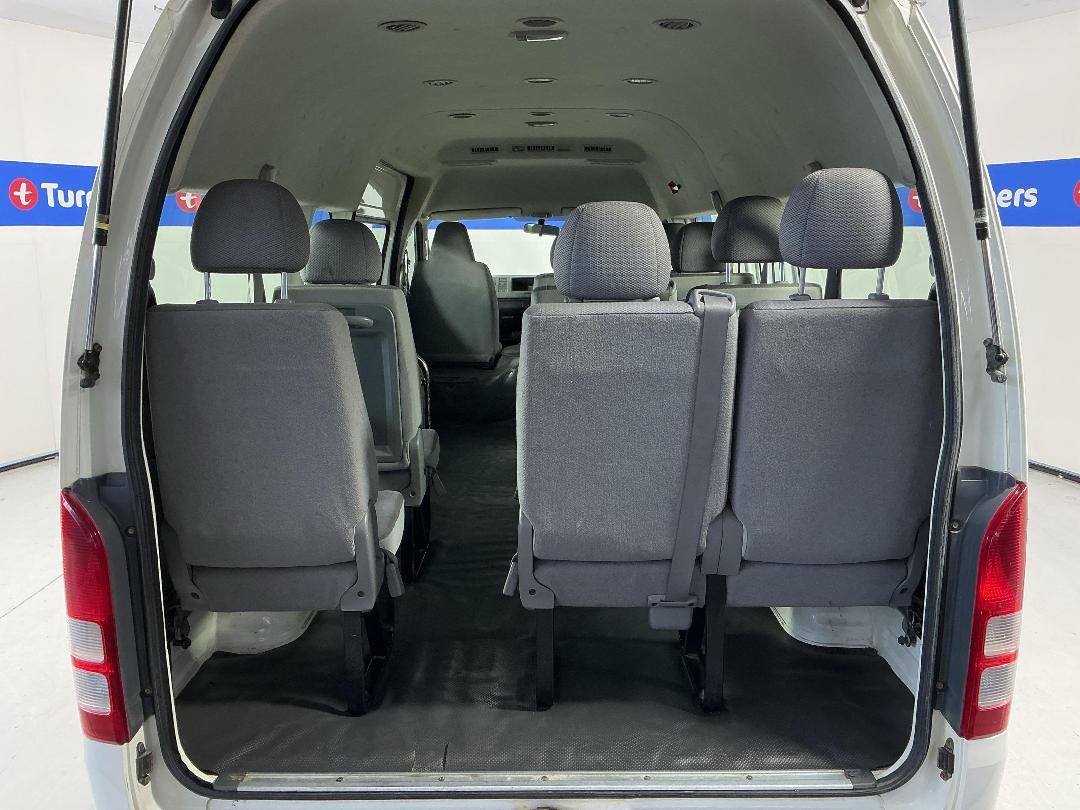 Photo '14' of Toyota Hiace