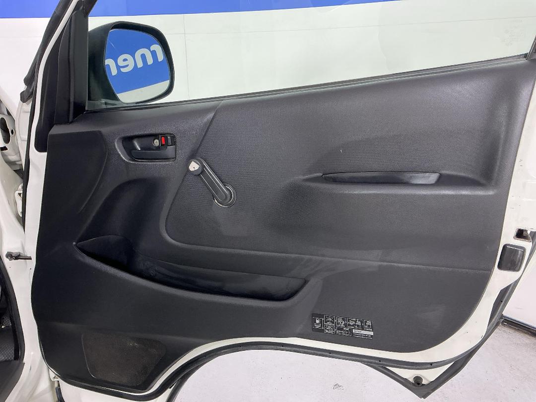 Photo '15' of Toyota Hiace