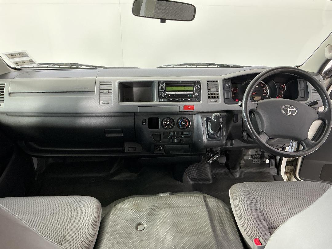 Photo '17' of Toyota Hiace