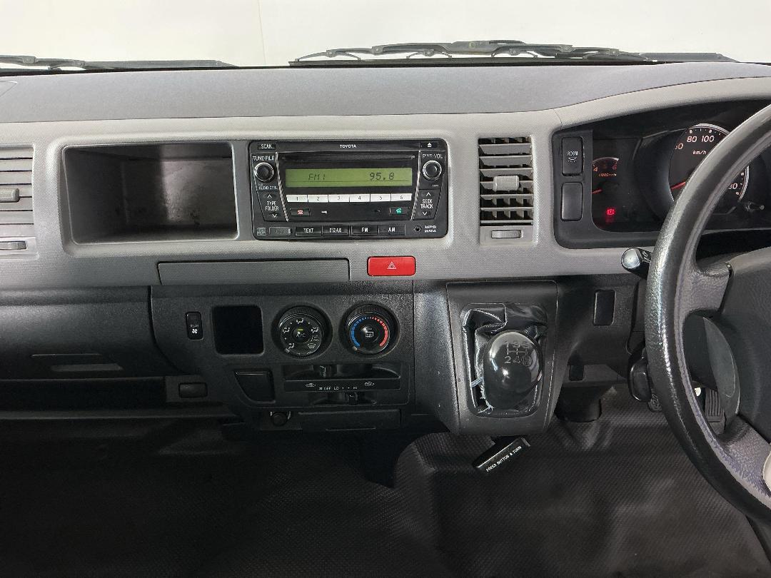 Photo '18' of Toyota Hiace