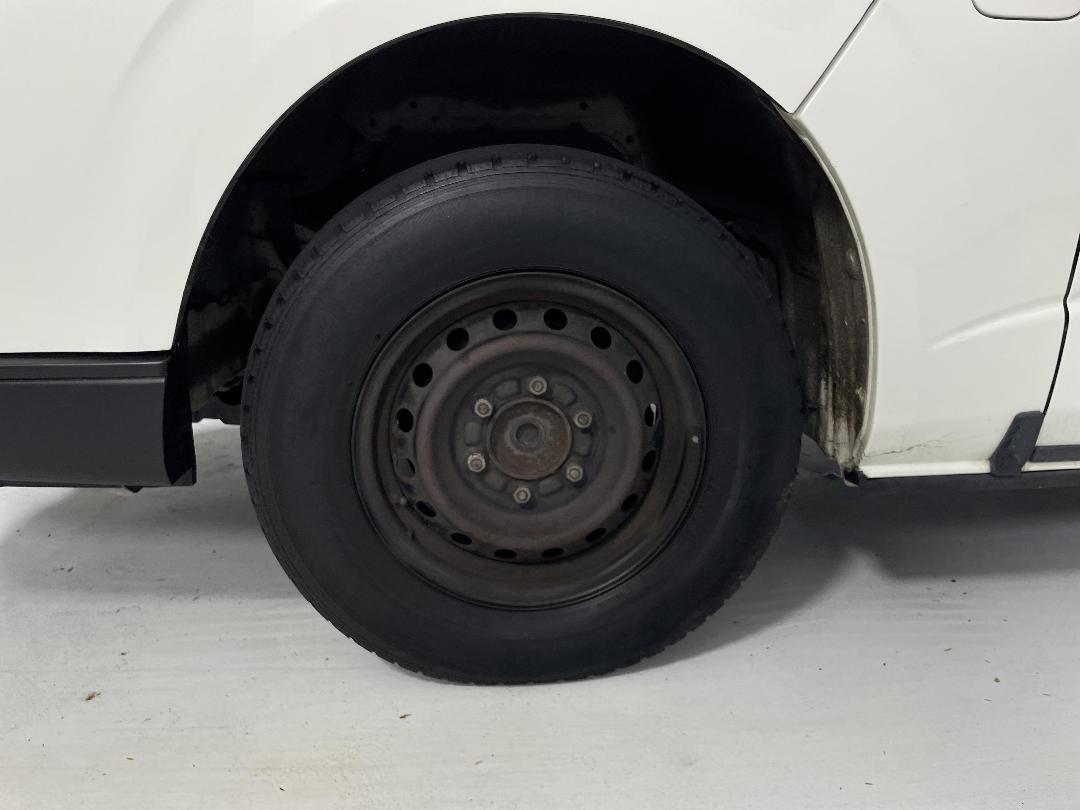 Photo '10' of Toyota Hiace