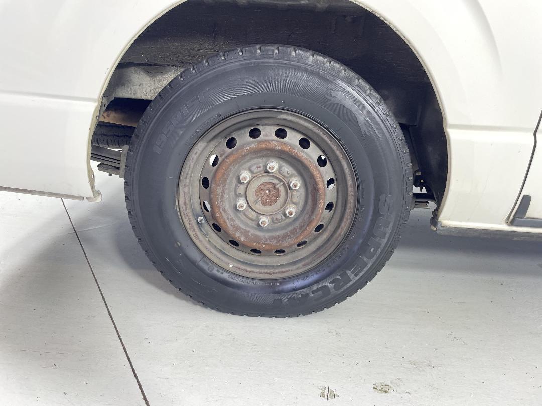 Photo '12' of Toyota Hiace