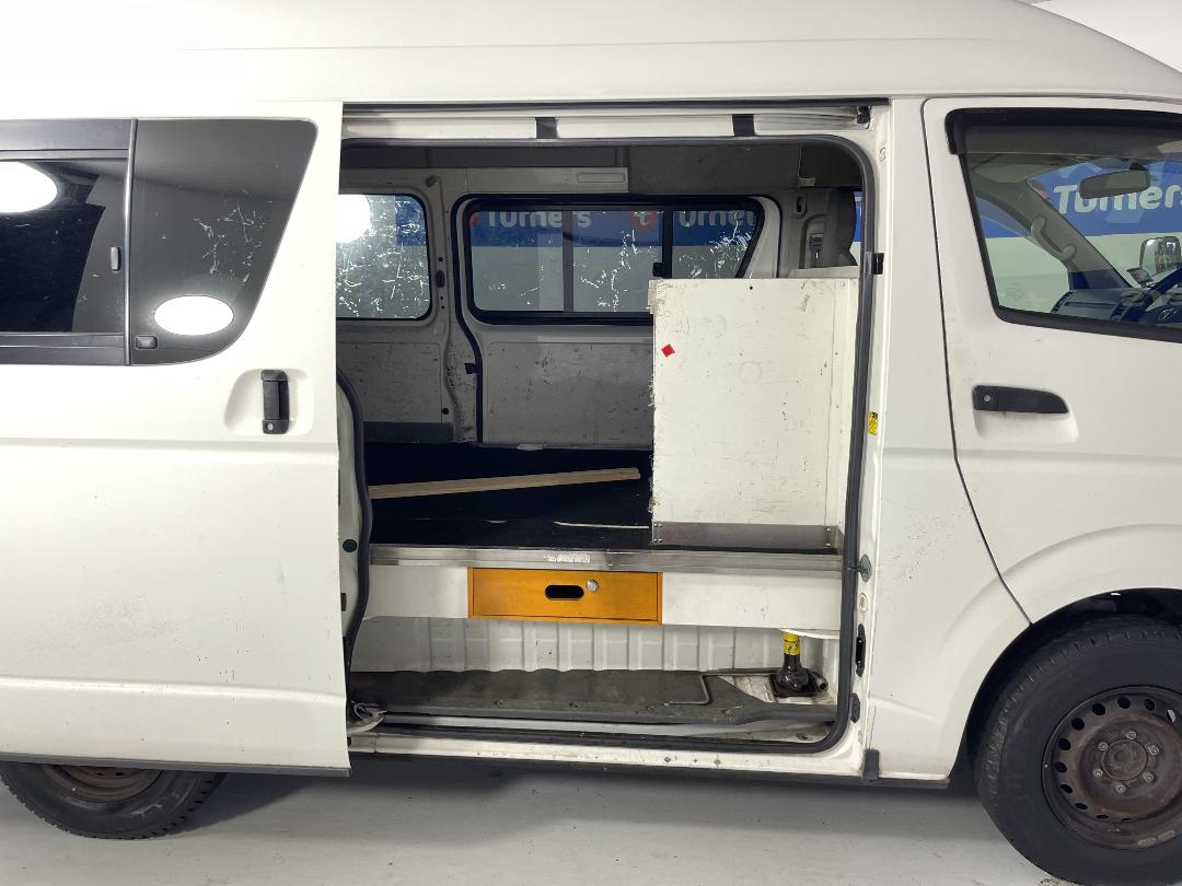 Photo '19' of Toyota Hiace