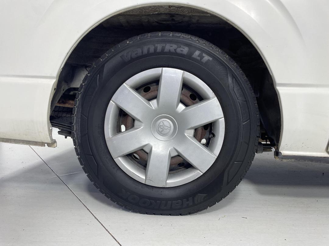 Photo '12' of Toyota Hiace