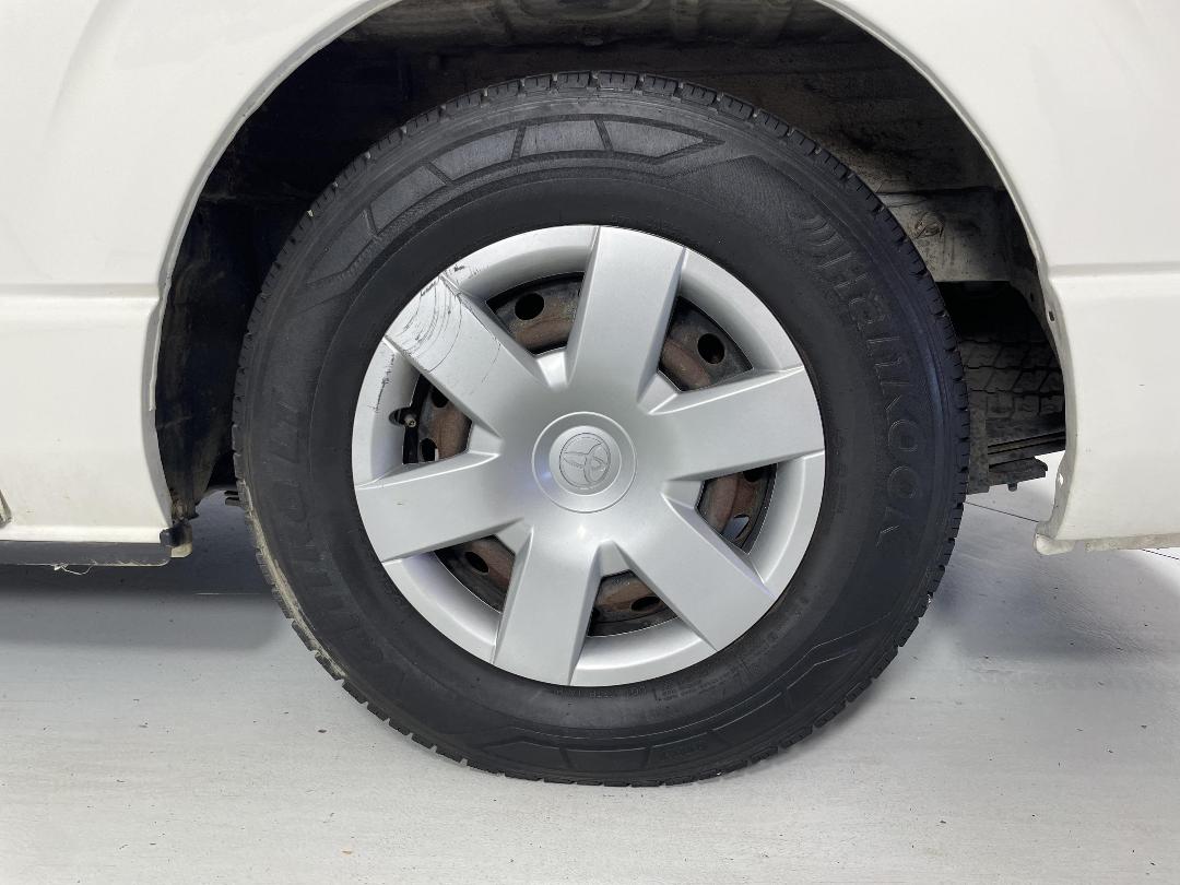 Photo '11' of Toyota Hiace