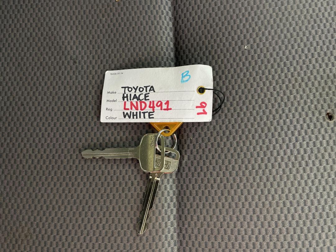 Photo '21' of Toyota Hiace