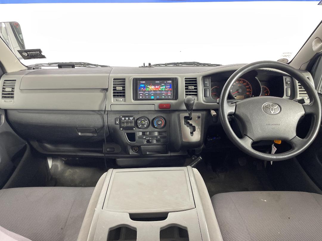 Photo '18' of Toyota Hiace