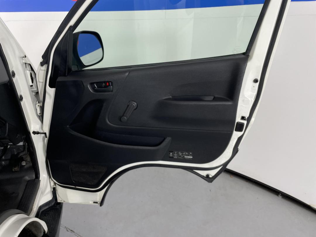 Photo '15' of Toyota Hiace