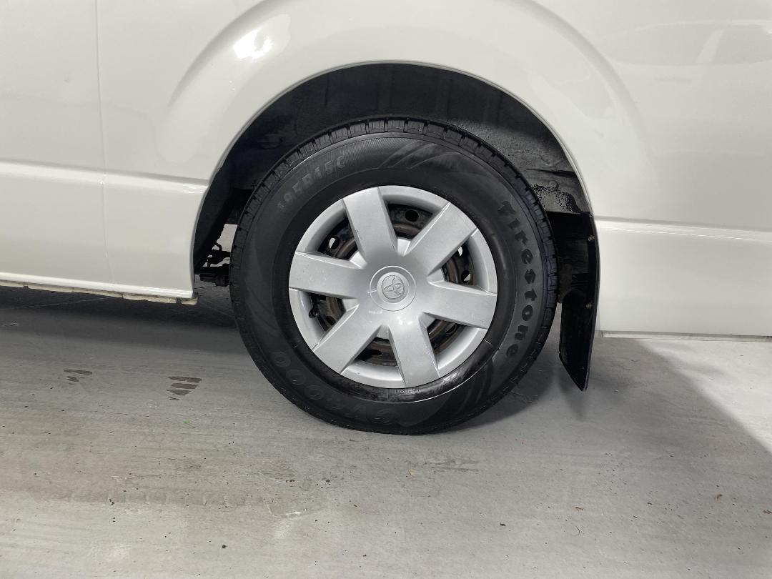 Photo '11' of Toyota Hiace