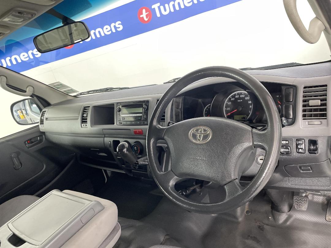 Photo '17' of Toyota Hiace