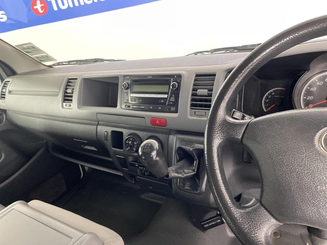 Photo '18' of Toyota Hiace