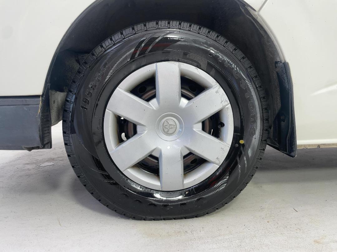 Photo '10' of Toyota Hiace