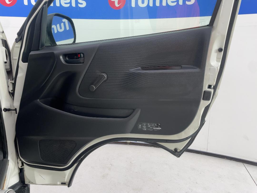 Photo '15' of Toyota Hiace