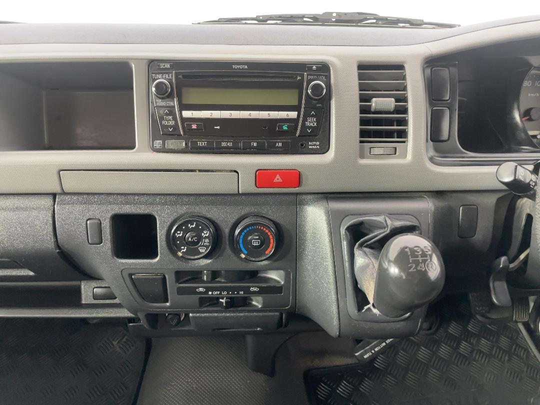 Photo '18' of Toyota Hiace