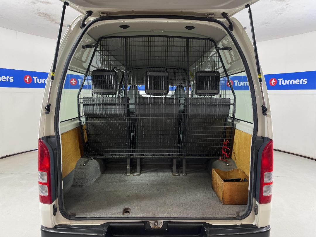 Photo '14' of Toyota Hiace