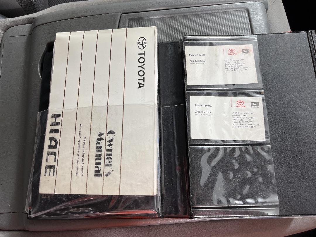 Photo '23' of Toyota Hiace