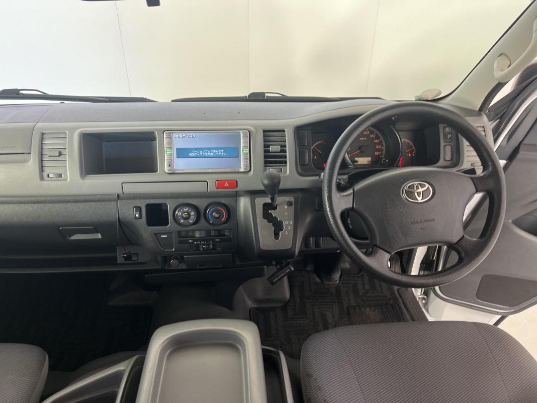 Photo '17' of Toyota Hiace Photo '17' of Toyota Hiace